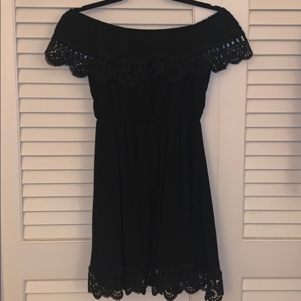Off the Shoudler Black Dress